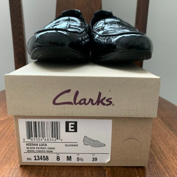 Clarks Keesha Luca Black Patent Leather Crocodile Loafers - Size 8 Medium - Picture 3 of 4